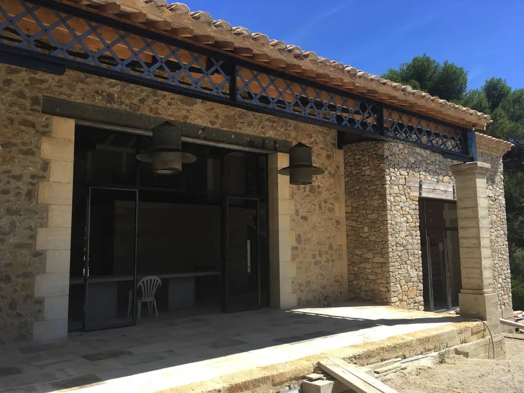 Réalisation d'une terrasse couverte à proximité de Saint-Rémy-de-Provence