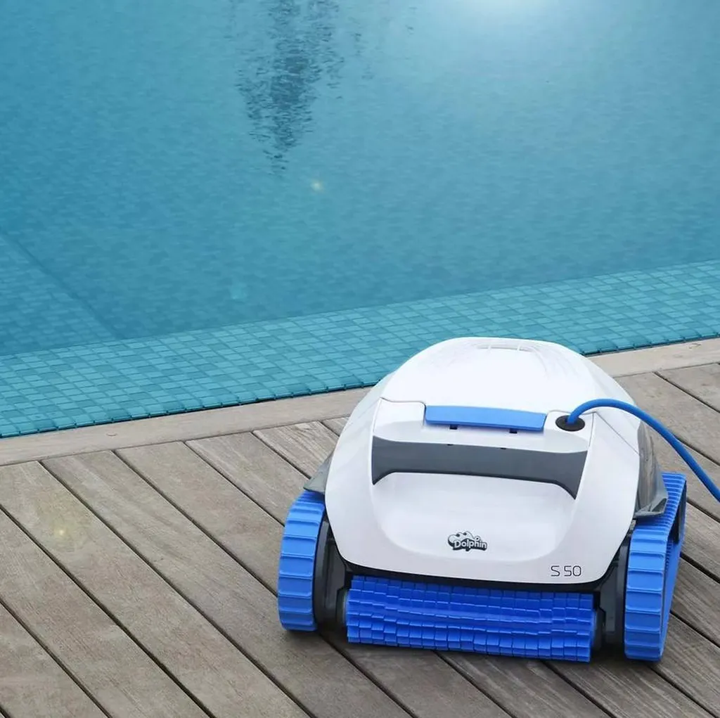 Où trouver un robot Dolphin S50 reconditionné chez AQUA 33 à Ambarès-et-Lagrave près de Bordeaux ?