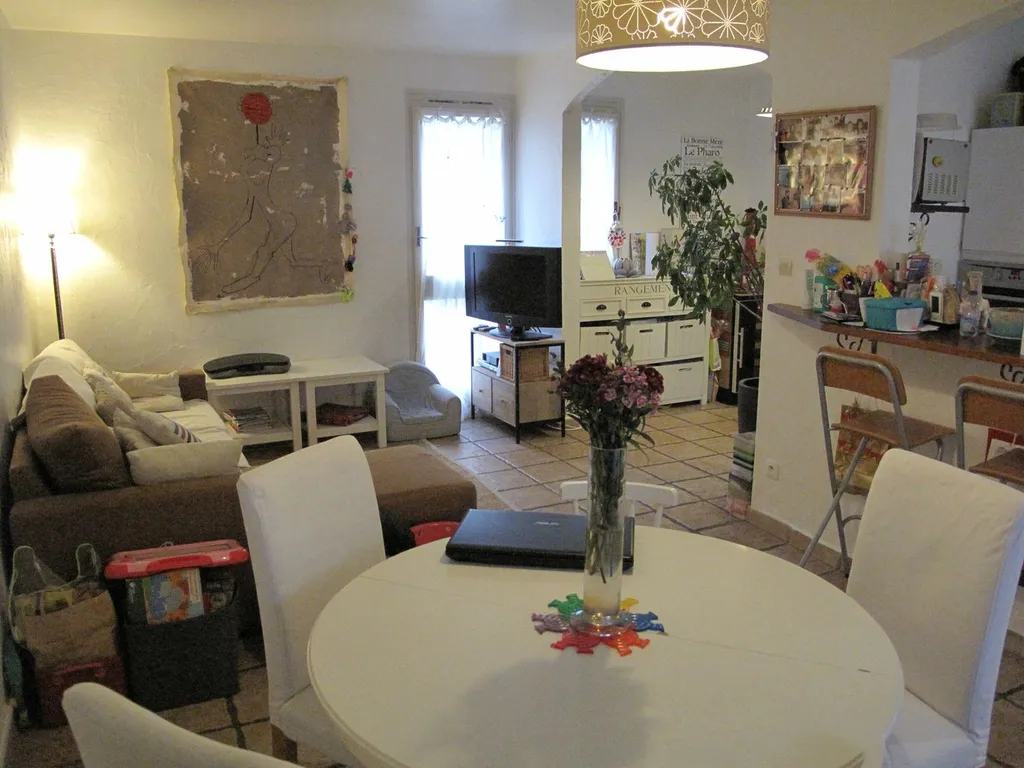 Cassis appart T4 avec balcon à vendre