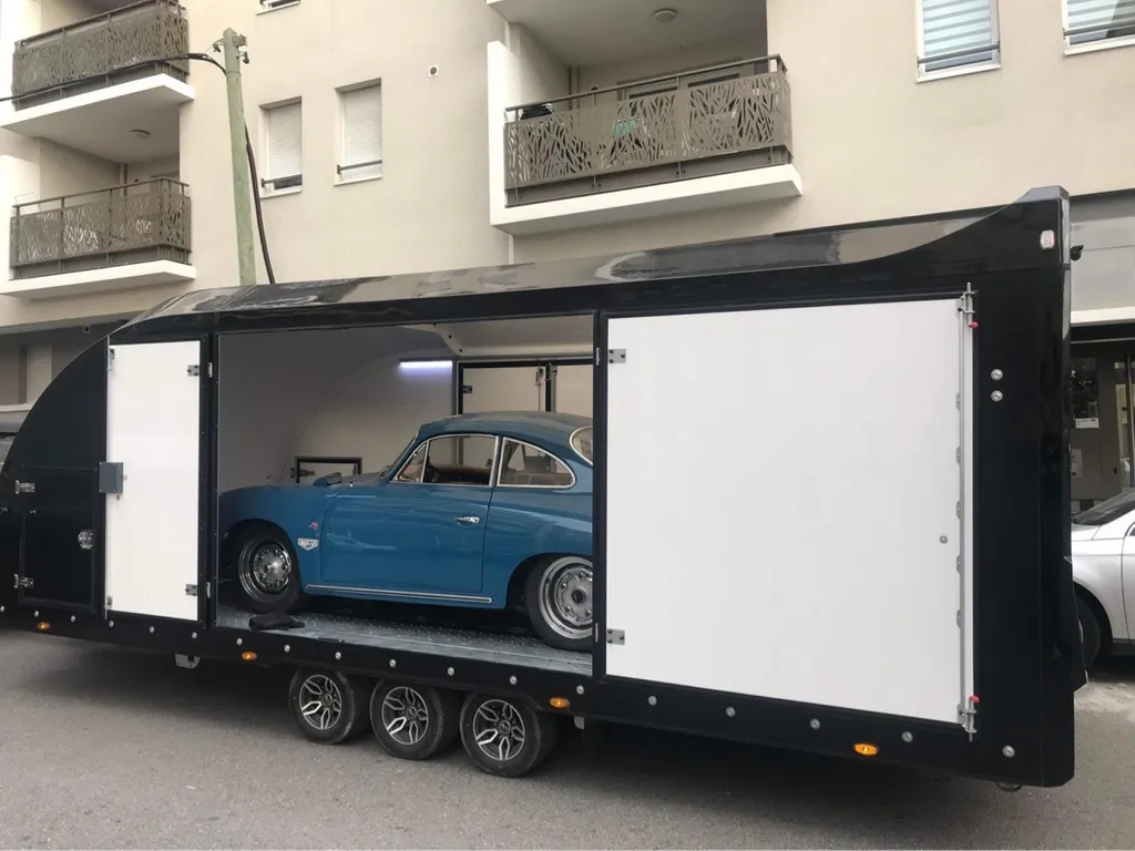 Transport  de véhicule de collection Porsche 356 C en remorque fermée Brian James entre Monaco et Marseille