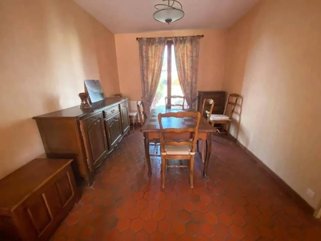 tourville la rivière, proche commerces, des écoles et l'autoroute A13 (Rouen/Paris) à 2minutes