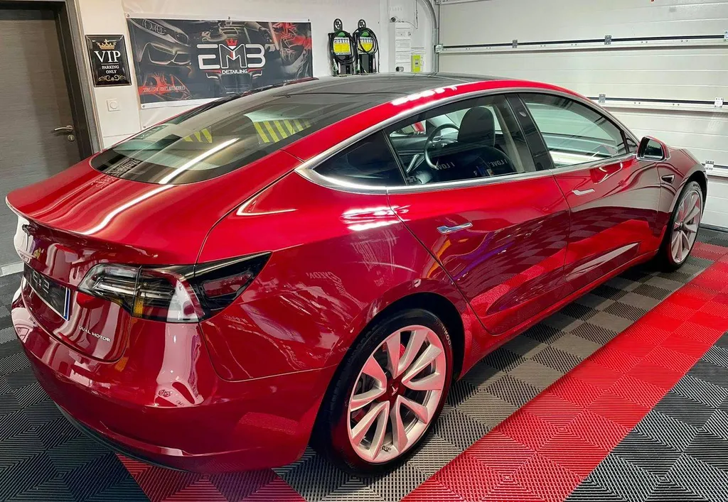 Prix d'un traitement céramique tesla model 3 à Lyon