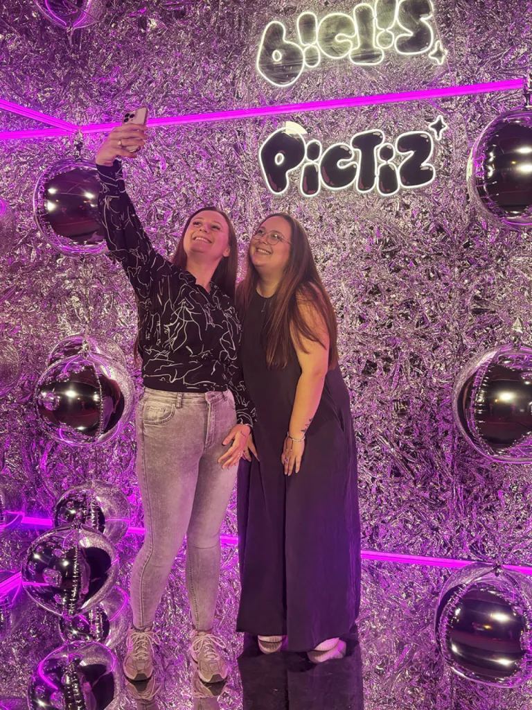 Location photobooth avec décor original haut de gamme pour vos événements à Monaco