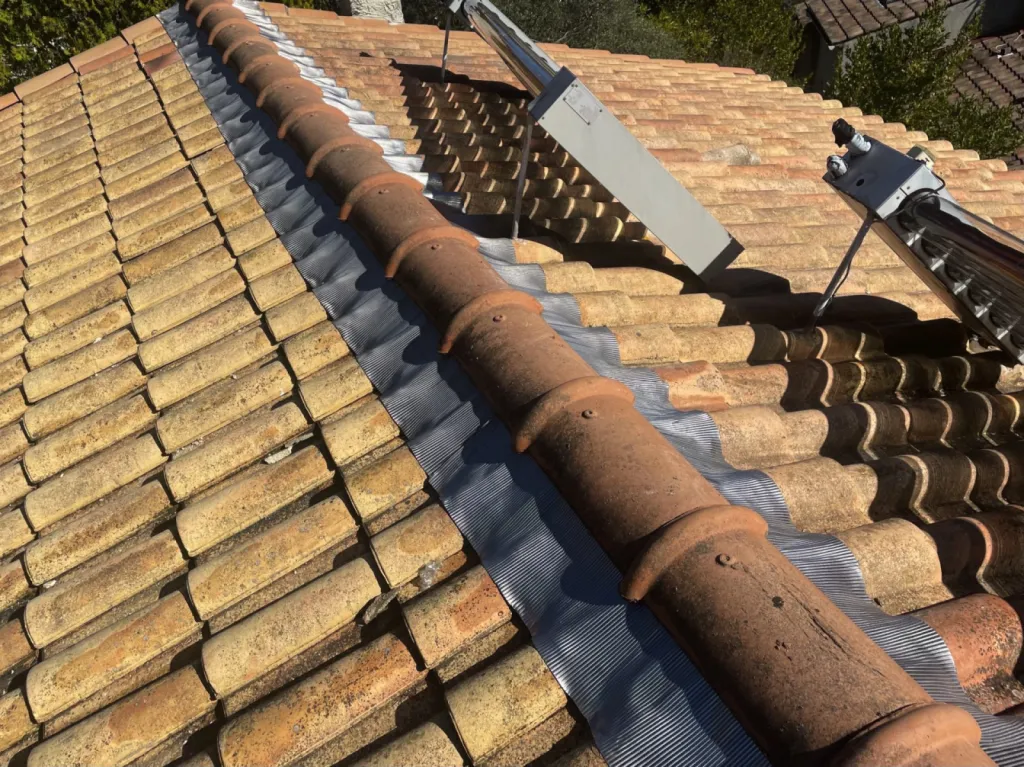 Intervention de couvreur pour une rénovation de toiture de maison sur Martigues 13500