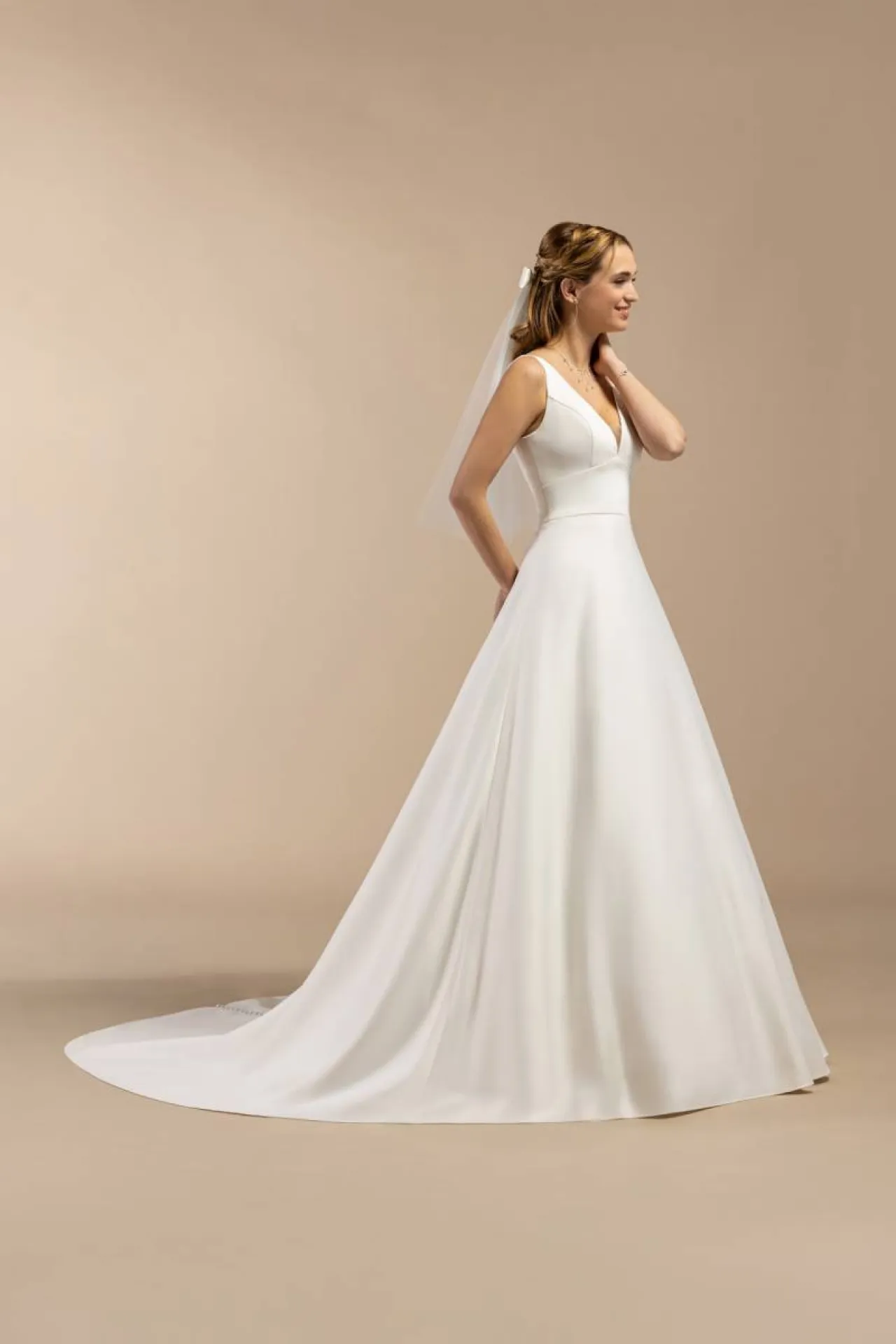 robe de mariée sobre à Marseille