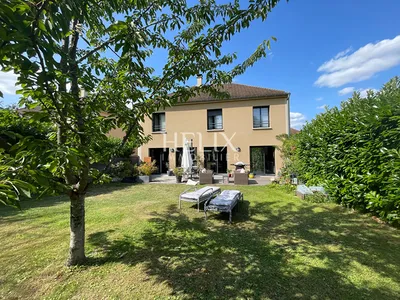 Jolie maison contemporaine 7 pièces 177 m2 le calme absolu