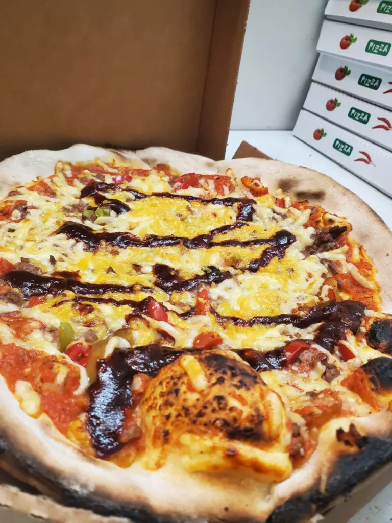 ouvert le midi  à  emporter pizzeria salon