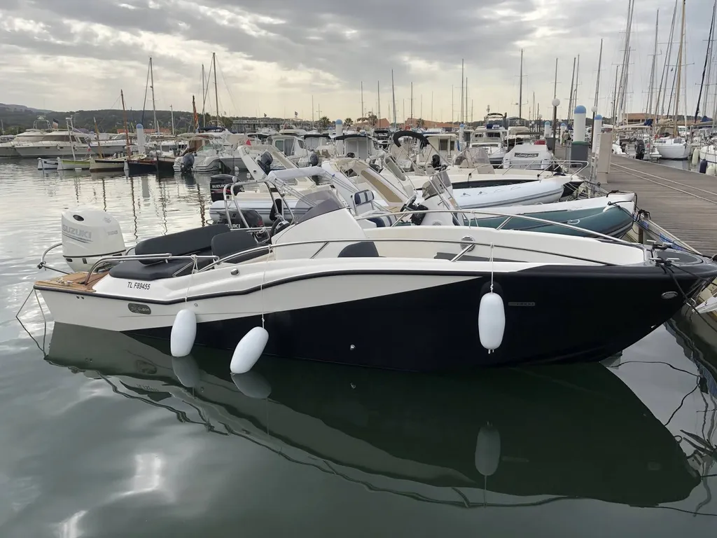 Location de bateau à moteur à Bandol dans le Var