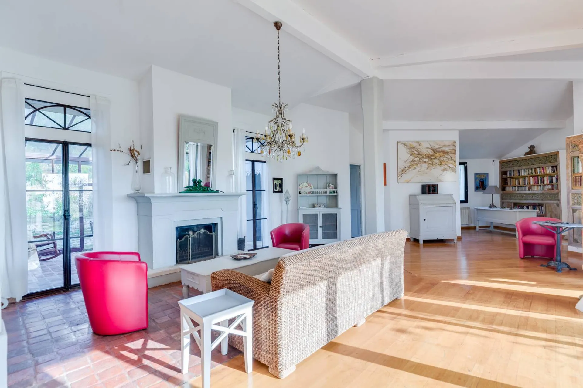 A vendre maison individuelle T4 de plain-pied Cassis  au calme, en campagne, avec piscine et vue mer