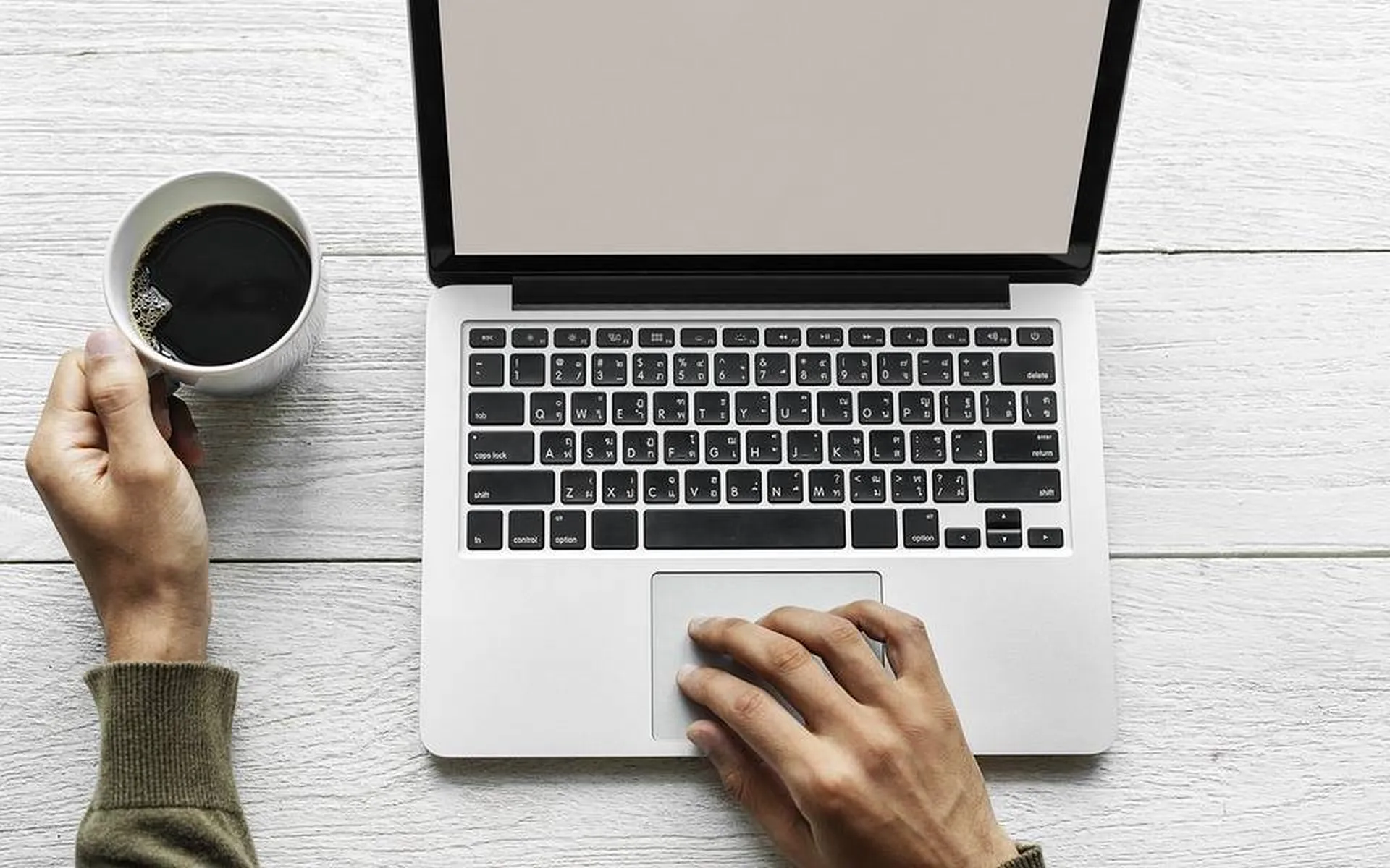 Comment dépoussiérer un clavier de façon très simple