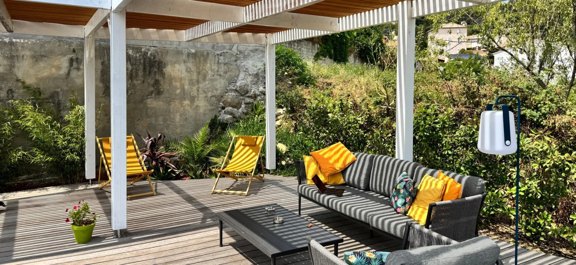 Réalisation d’une pergola en bois exotique et pin autoclave à Cadolive (13)