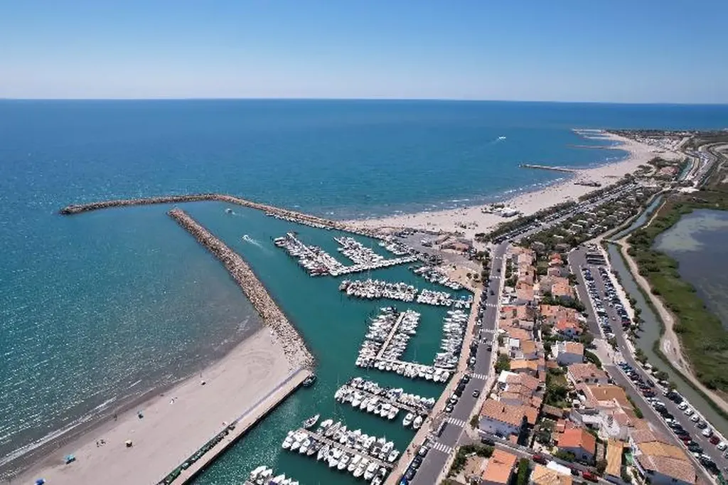 Village des Saintes maries de la mer en 4X4 avec Safari Camargue.