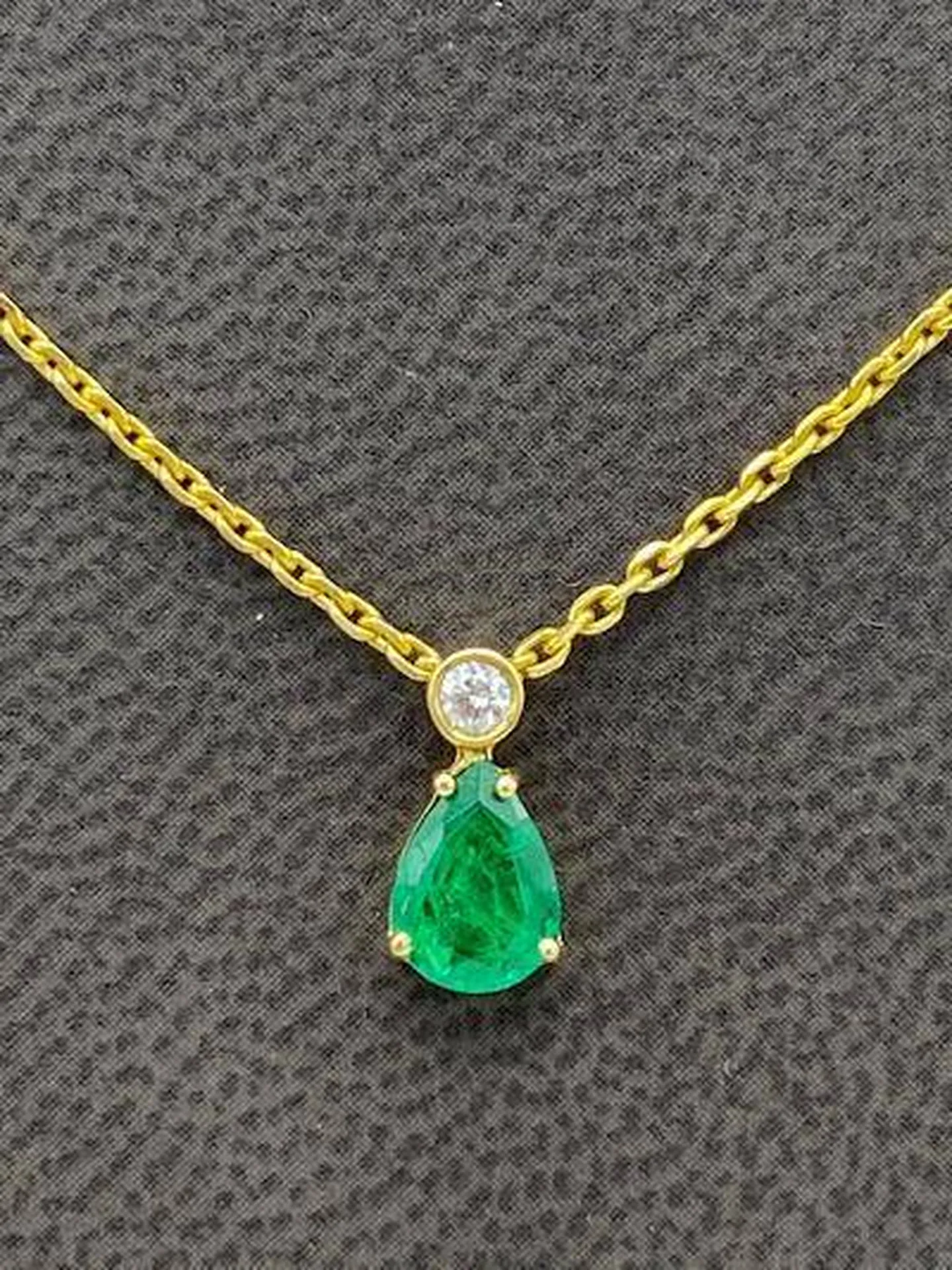 Collier chaîne et pendentif émeraude et diamant or 750/1000ème occasion Or Ligne La Teste Bassin d'Arcachon