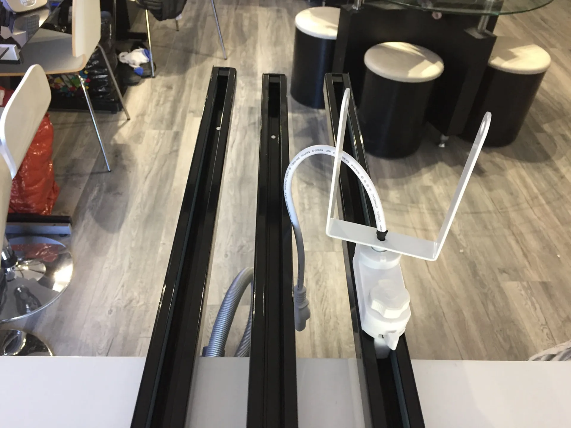 location barre de fixation pour projecteurs gobos à Martigues dans les bouches du Rhône