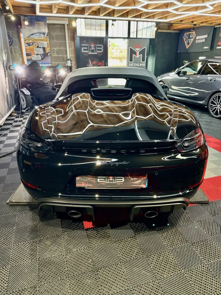 Traitement céramique by EMB DETAILING spécialiste Porsche sur Lyon 