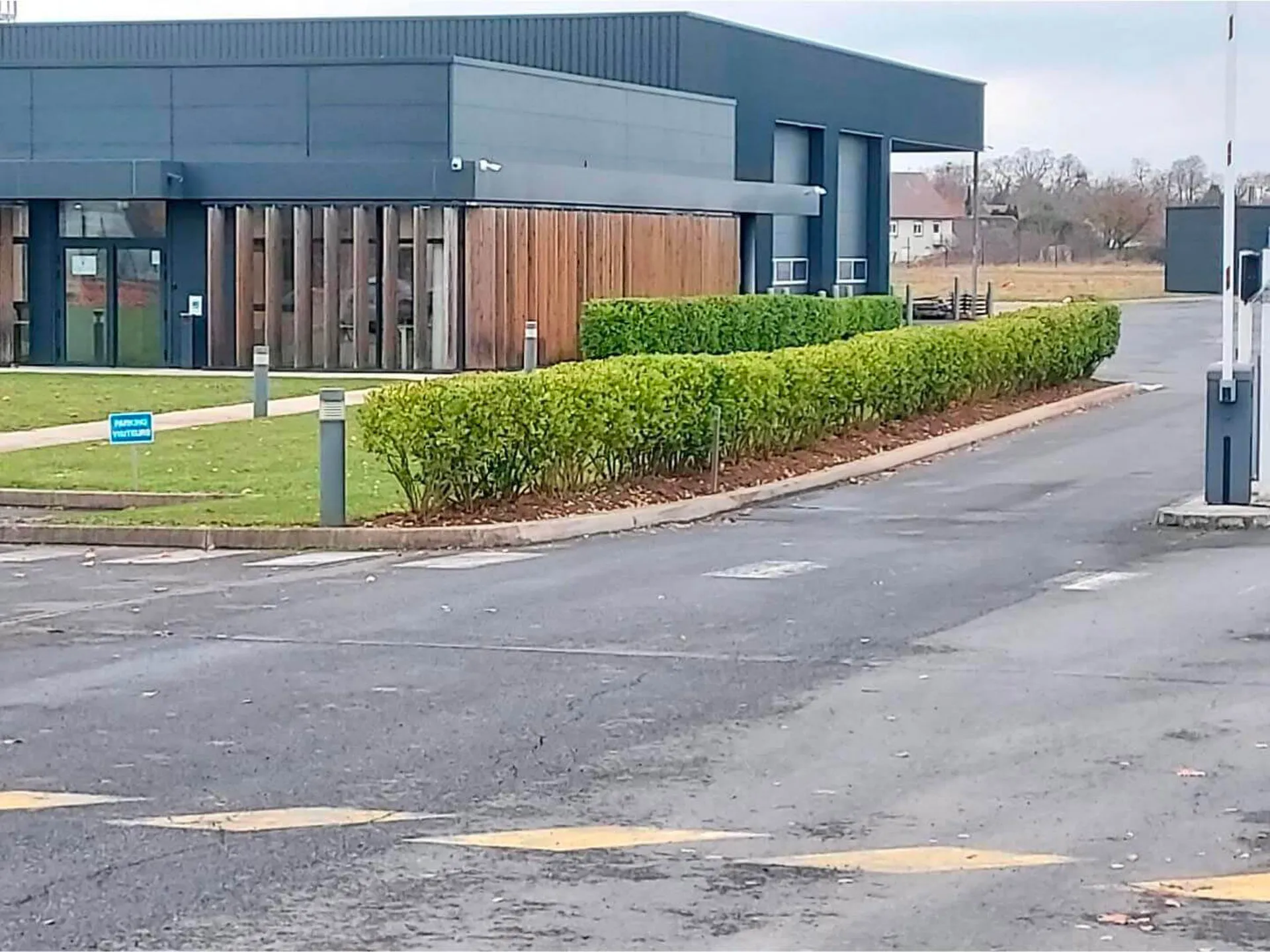 Aménagement et plantations d’espaces verts pour une entreprise à Marolles-sur-Seine