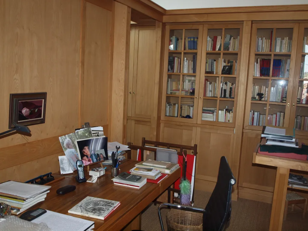 En Comtat Venaissin, à vendre, maison d'architecte avec dépendances  