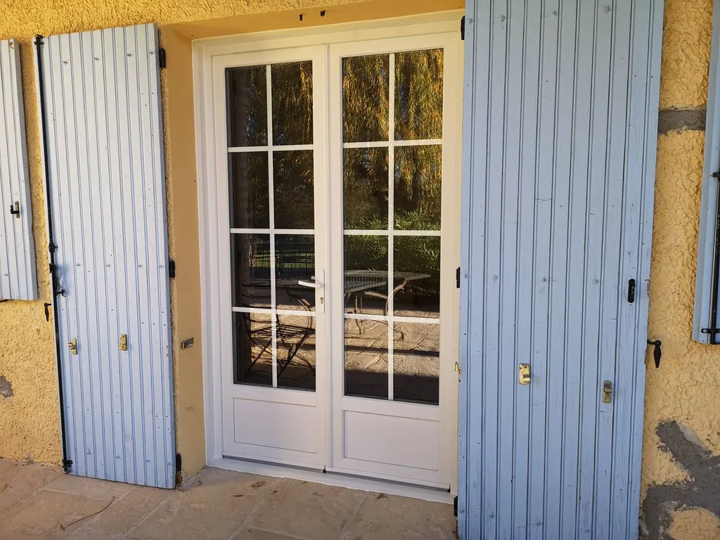 Porte fenêtre PVC 2 vantaux extérieur blanc Villars 84