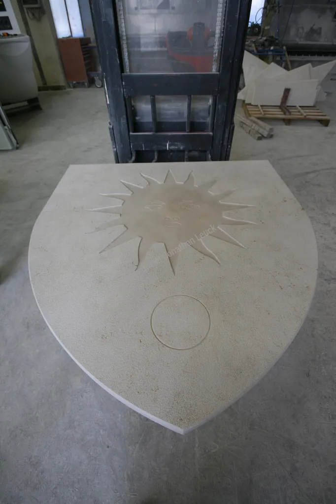 Cadran solaire en pierre de Moca Crème