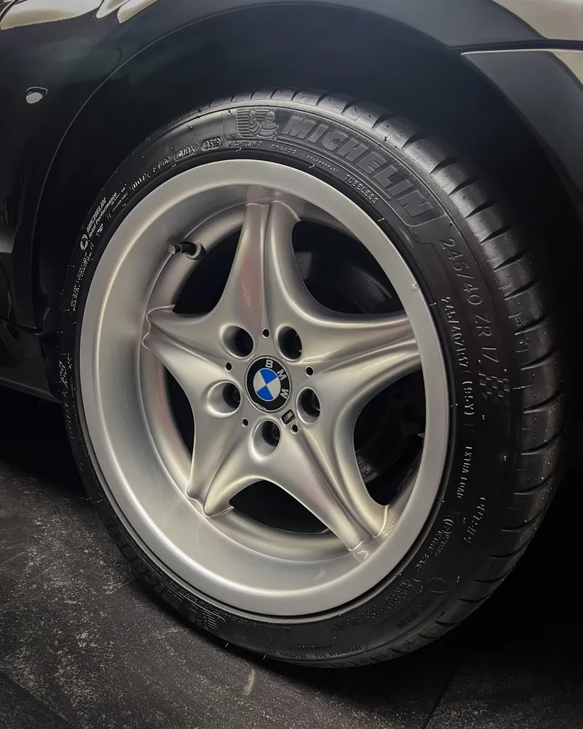 Redécouvrir l’éclat de sa BMW Z3 M grâce au detailing automobile DSP Service Le Mans