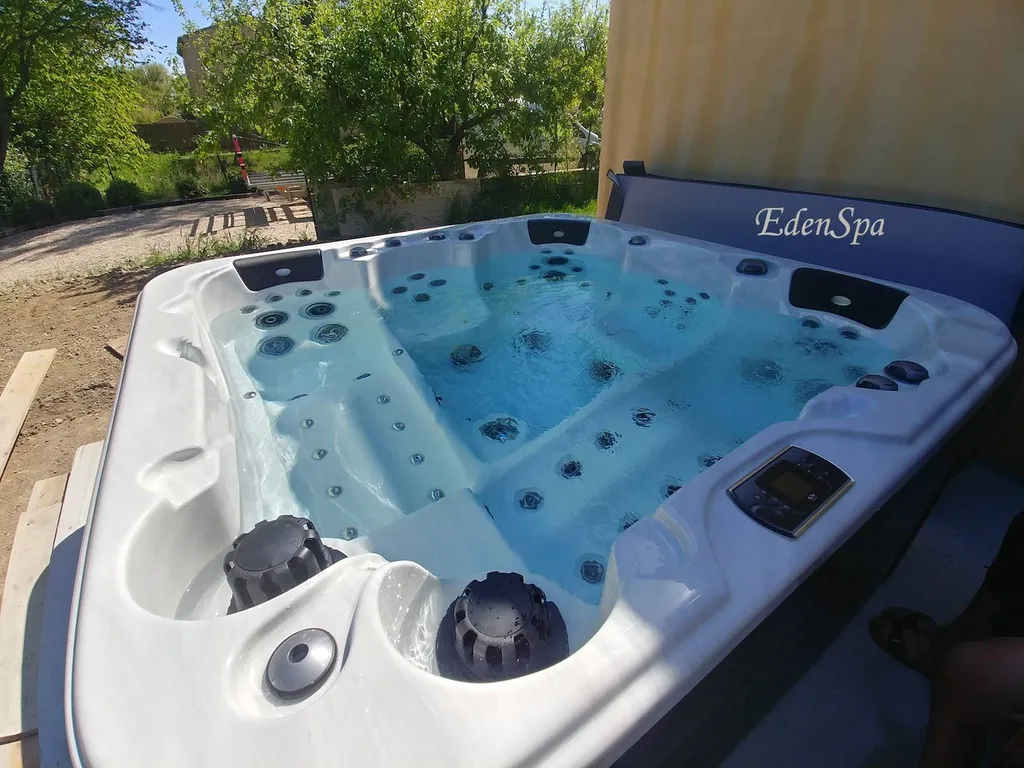 jacuzzi canadien exterieur haut de gamme fuveau