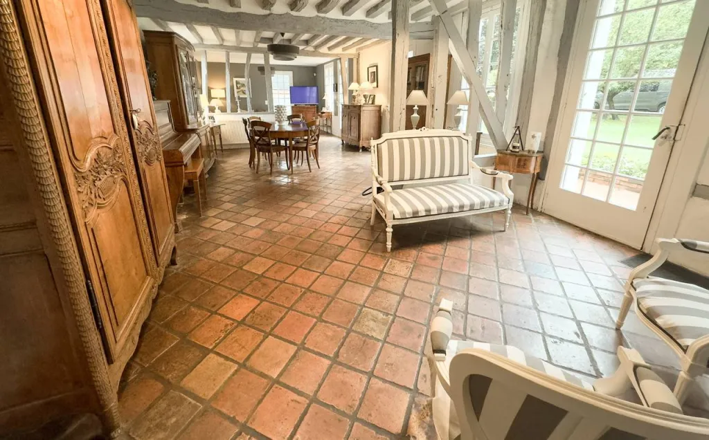 A vendre belle maison bourgeoise de 228 m² avec jardin de 1277 m² sur la commune de CAUDEBEC LES ELBEUF 76320