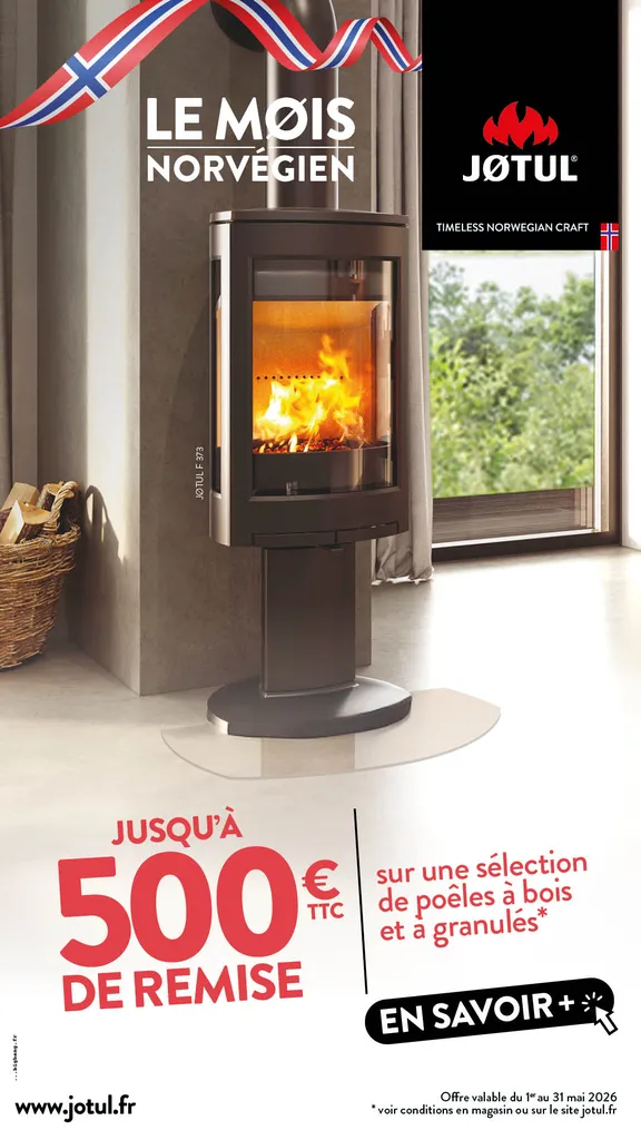 Jotul F 373 noir avec une plaque de sol en verre