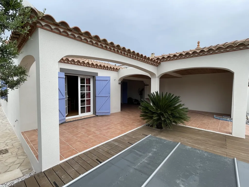 Ravalement de façade d’une maison située sur le Grau du Roi proche de Montpellier