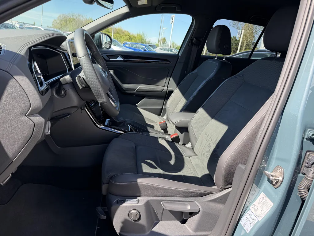 Achat voiture occasion VOLKSWAGEN T-Roc R-Line à proximité de Le Havre : découvrez ce SUV diesel automatique récent