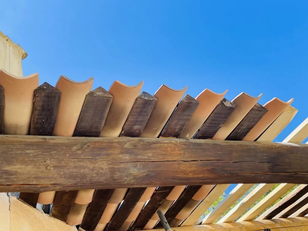 Changement d’une toiture de Auvent d’une maison sur Ventabren près de Aix en Provence