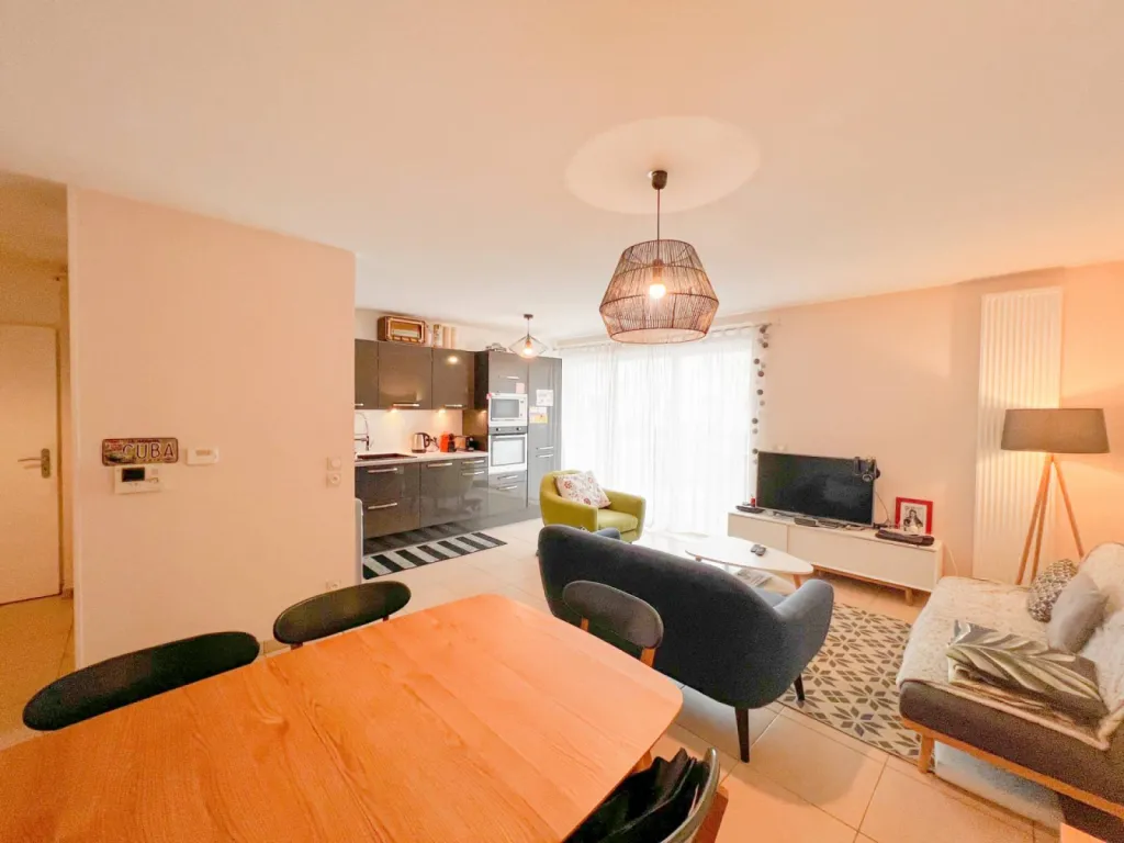 Bel appartement T3 avec terrasse Bordeaux Caudéran Primerose 