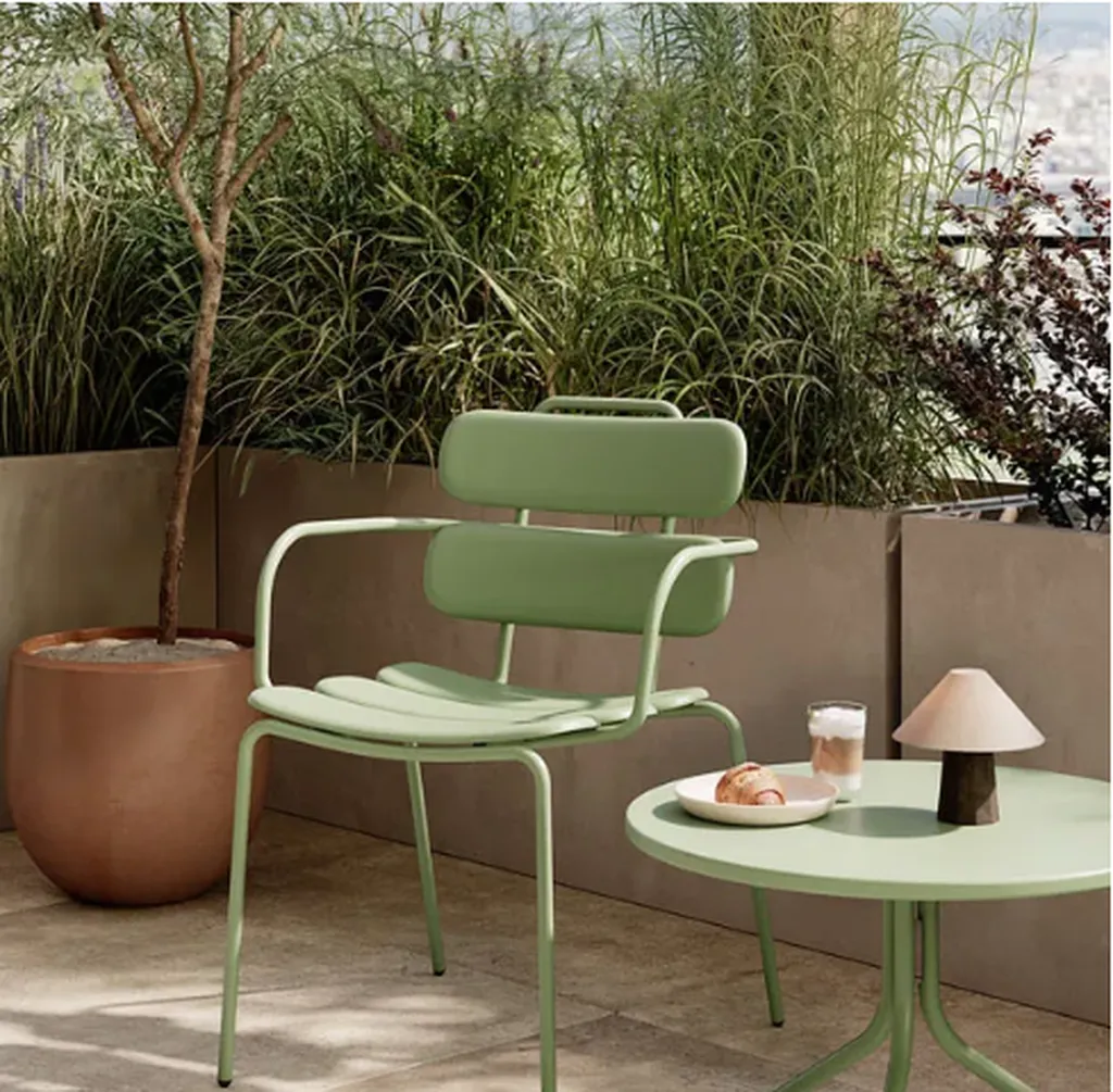 Table basse Doli extérieur – design élégant, résistance météo & mobilier lounge à Marseille, Région PACA pour terrasses professionnelles et espaces accueil