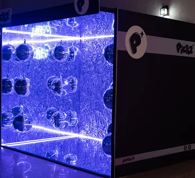 Photobooth miroir professionnel à Cannes : la Mirror Box immersive pour vos événements corporate