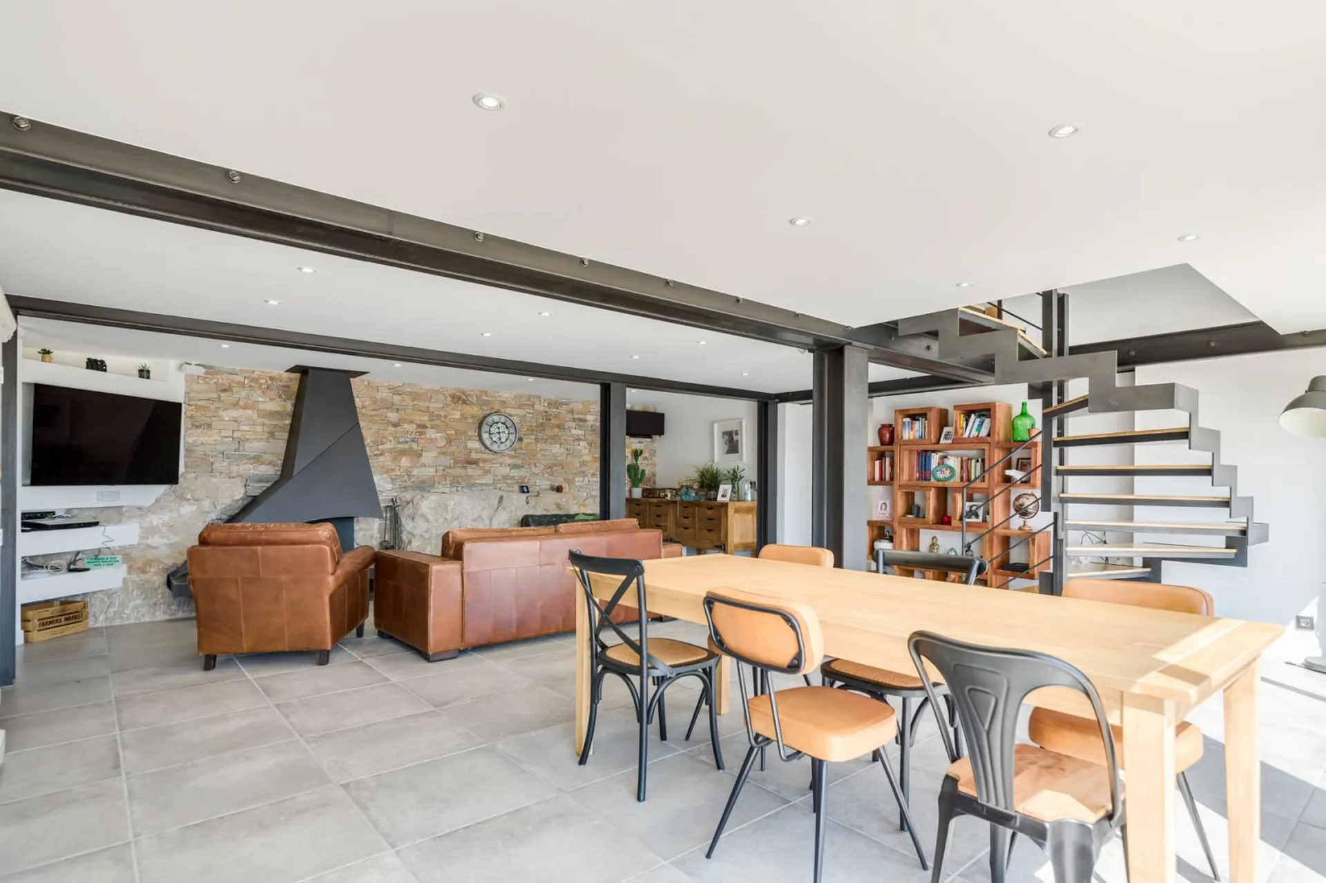 Maison de standing Carnoux en Provence  prestations haut de gamme