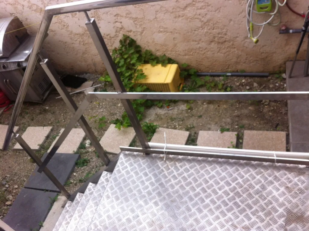 FABRICATION PASSERELLE AVEC ESCALIER INOX MARTIGUES BDR