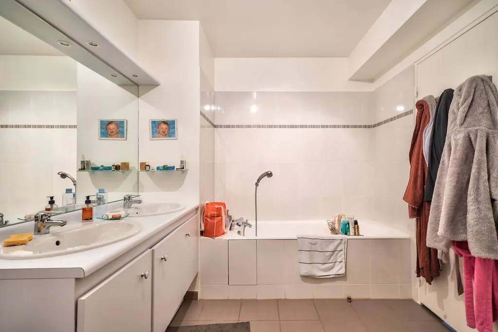 A vendre appartement avec 5 chambres, jardin et parking au pont de la Puce à La Garenne-Colombes 92250