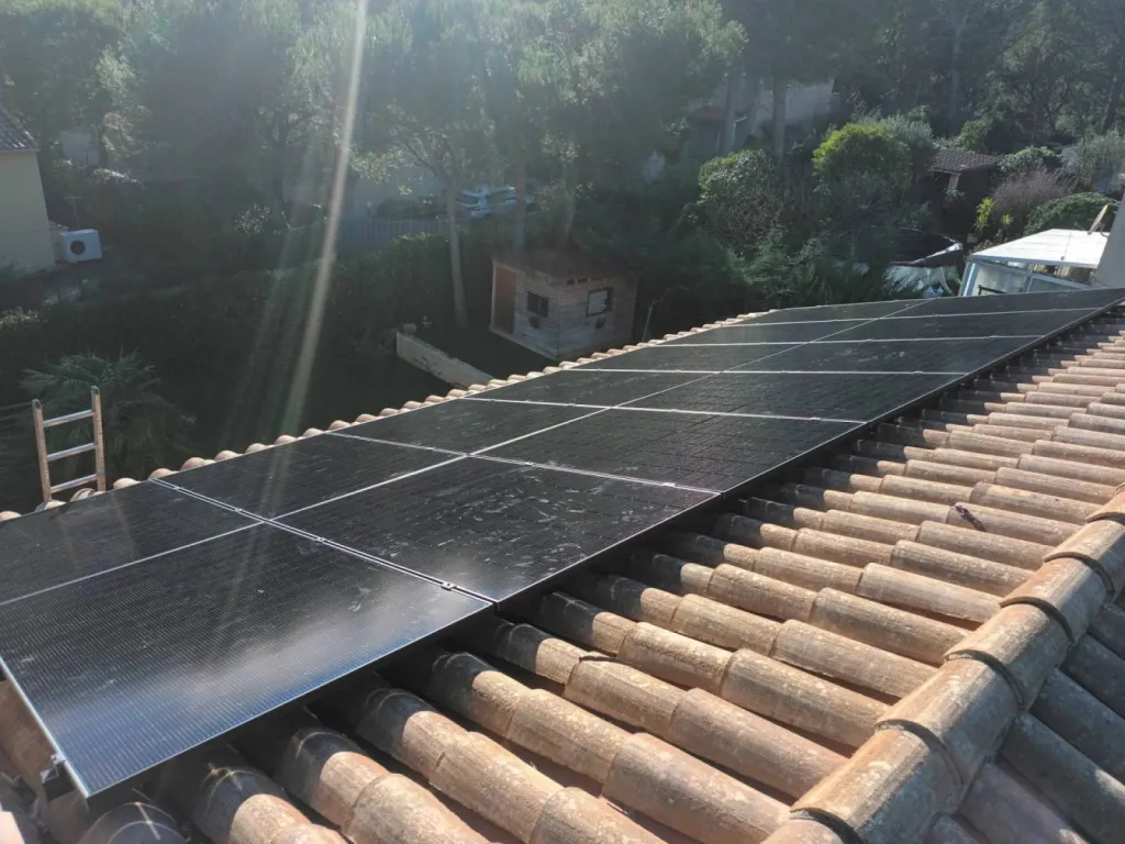 Installation de 14 panneaux photovoltaïque à partir de 8 990€