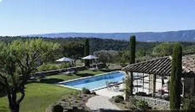 Conception haut de gamme d'éclairage de jardin paysager Cabrières d'Avignon 84