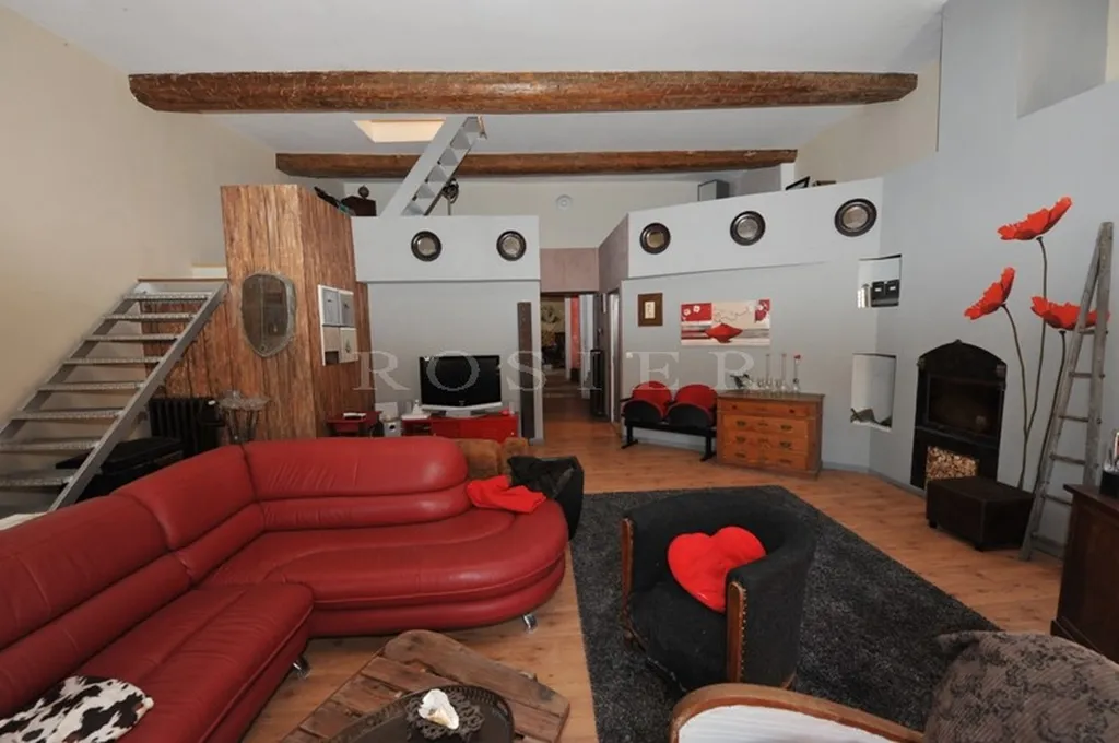 Authentique Hôtel Particulier  dans un village proche du Mont Ventoux