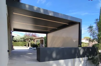 Installation d'une pergola bioclimatique dans le 13