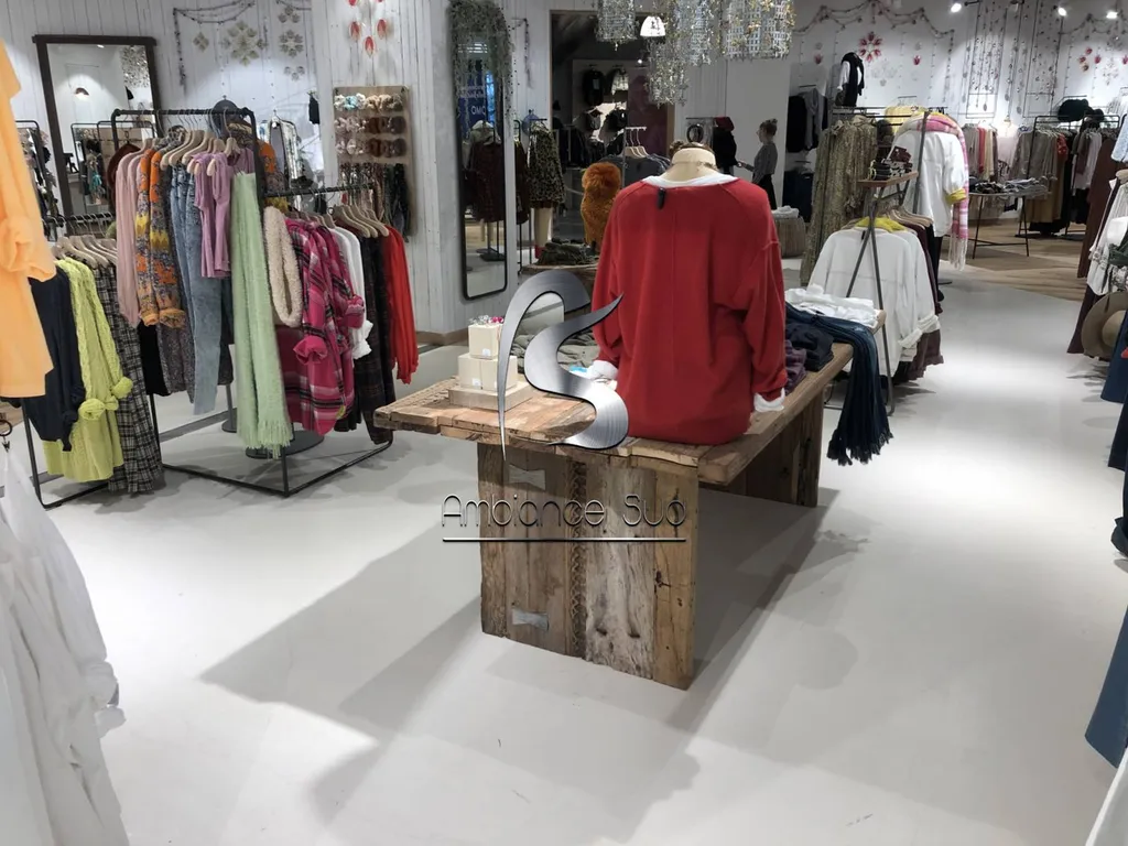 SOL EN BETON CIRE COULE DECORATIF A HYERES 83