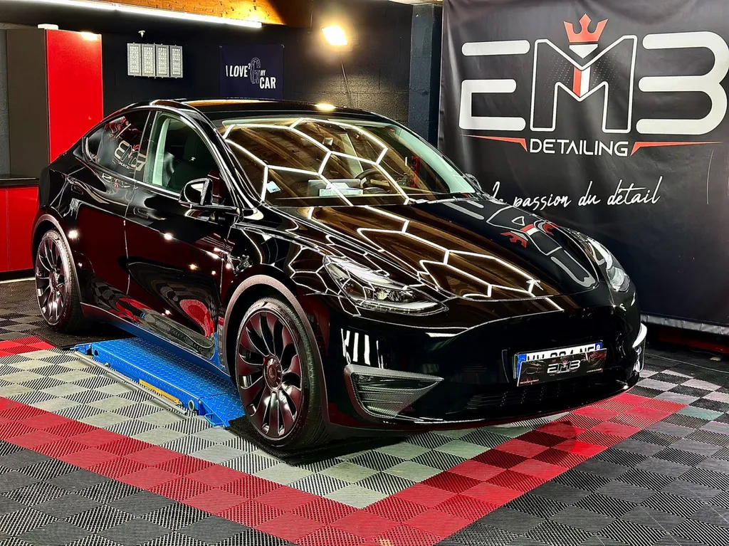 DETAILING automobile PPF voiture traitement céramique automobile Lyon tesla model Y