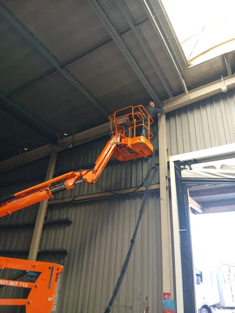 anti pigeon dans usine à marseille