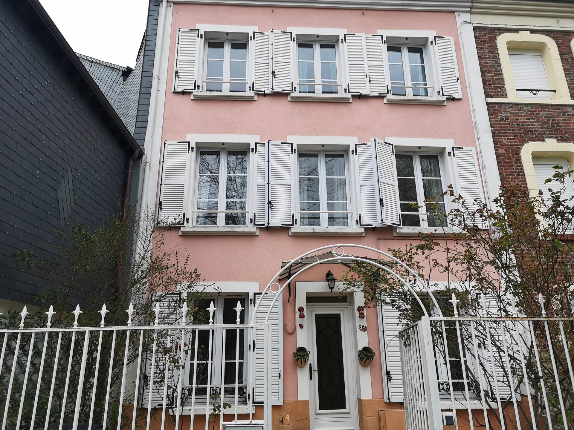 A Lisieux 1410, maison de ville avec cour