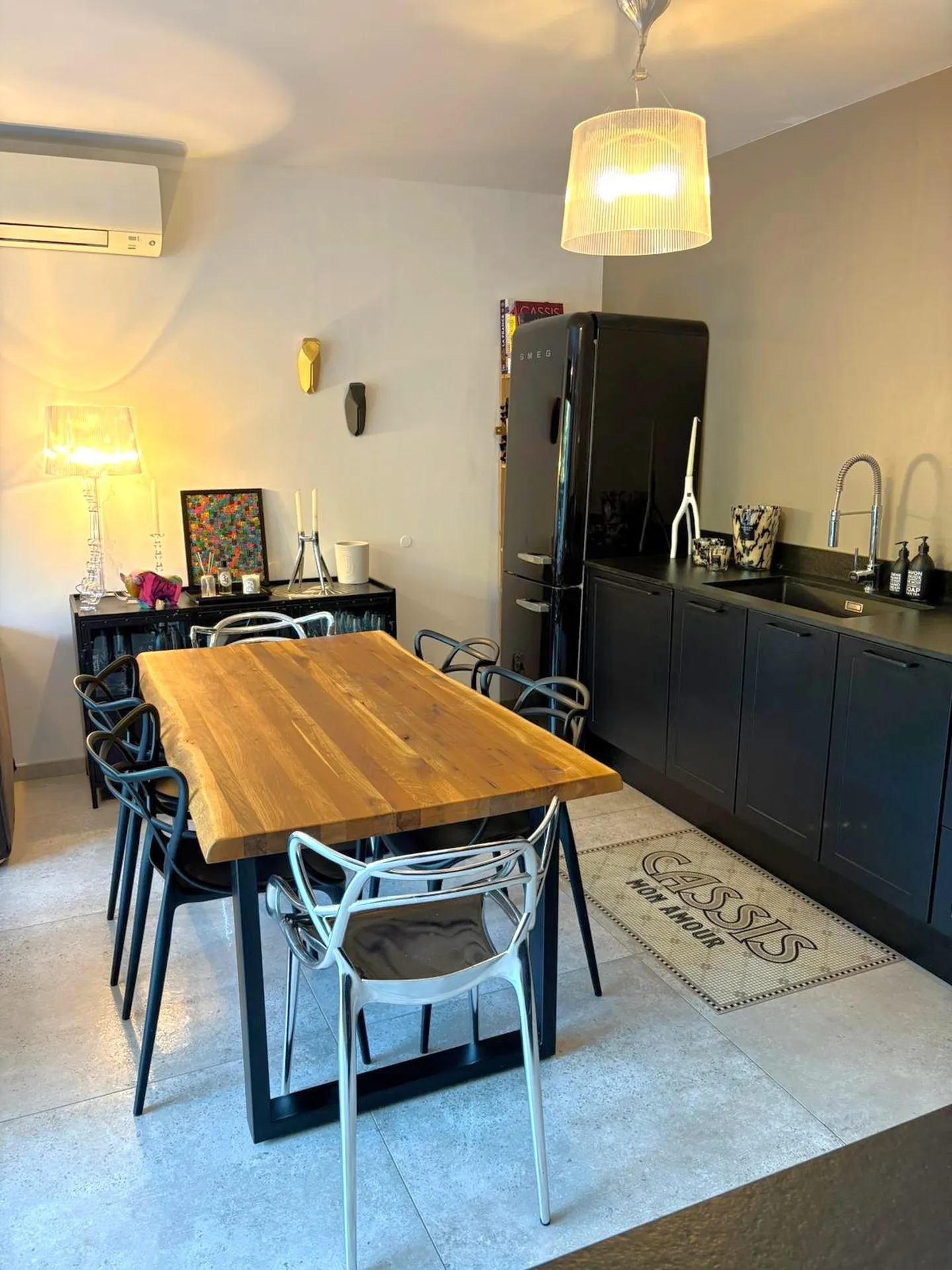 Vente appartement T2 Cassis  ouvrant sur une spacieuse terrasse dans petit clos sécurisé avec emplacement de parking privatif