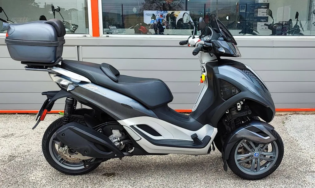 SCOOTER OCCASION PIAGGIO 300 MP3 YOURBAN IE DU 07/2018 AVEC 10700 KM