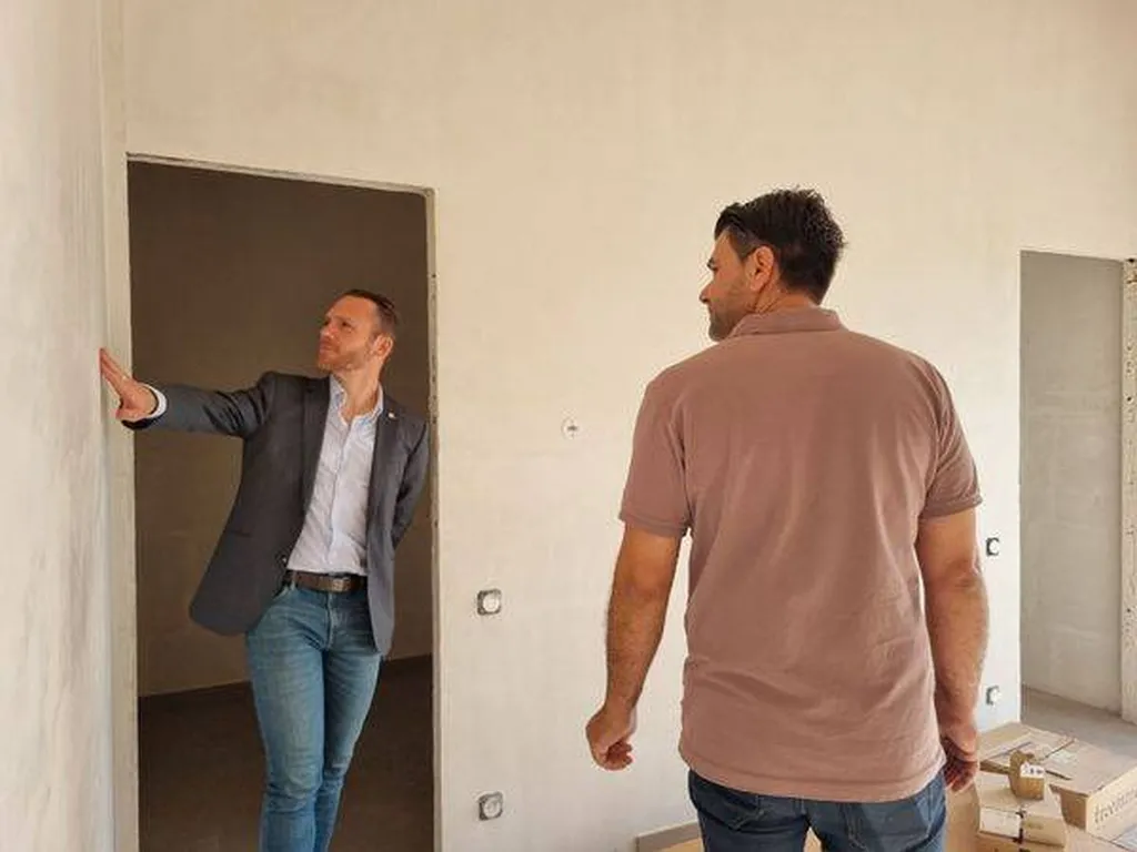 Visite du député Jean-Marc Zulesi sur notre chantier sur la commune d'Aurons dans le Pays Salonnais