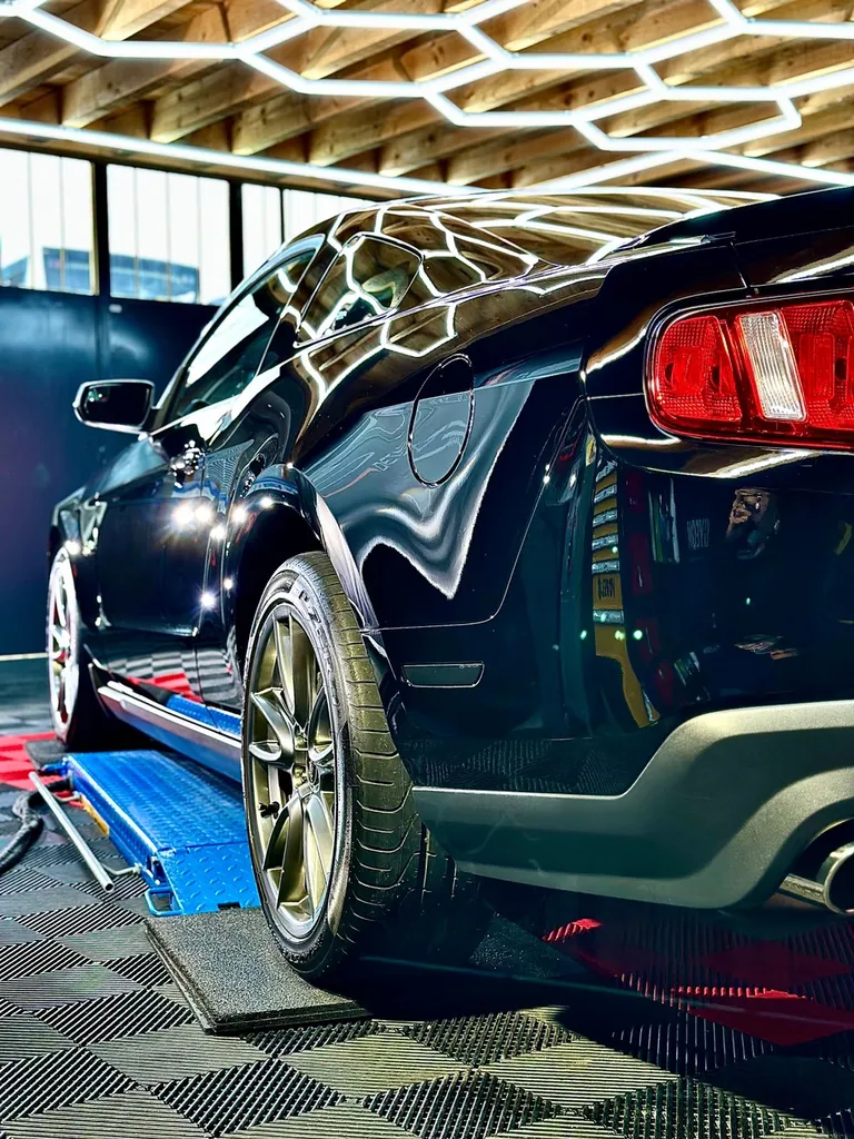 Rénovation carrosserie polissage traitement céramique Lyon Ford Mustang Shelby GT 500