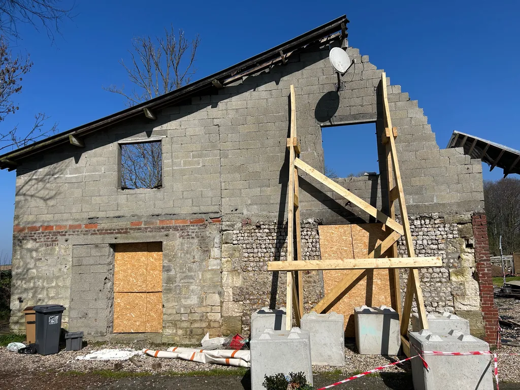 Maître d'œuvre après incendie secteur Le Havre : rénovation complète d'une maison sinistrée avec travaux tous corps d’état