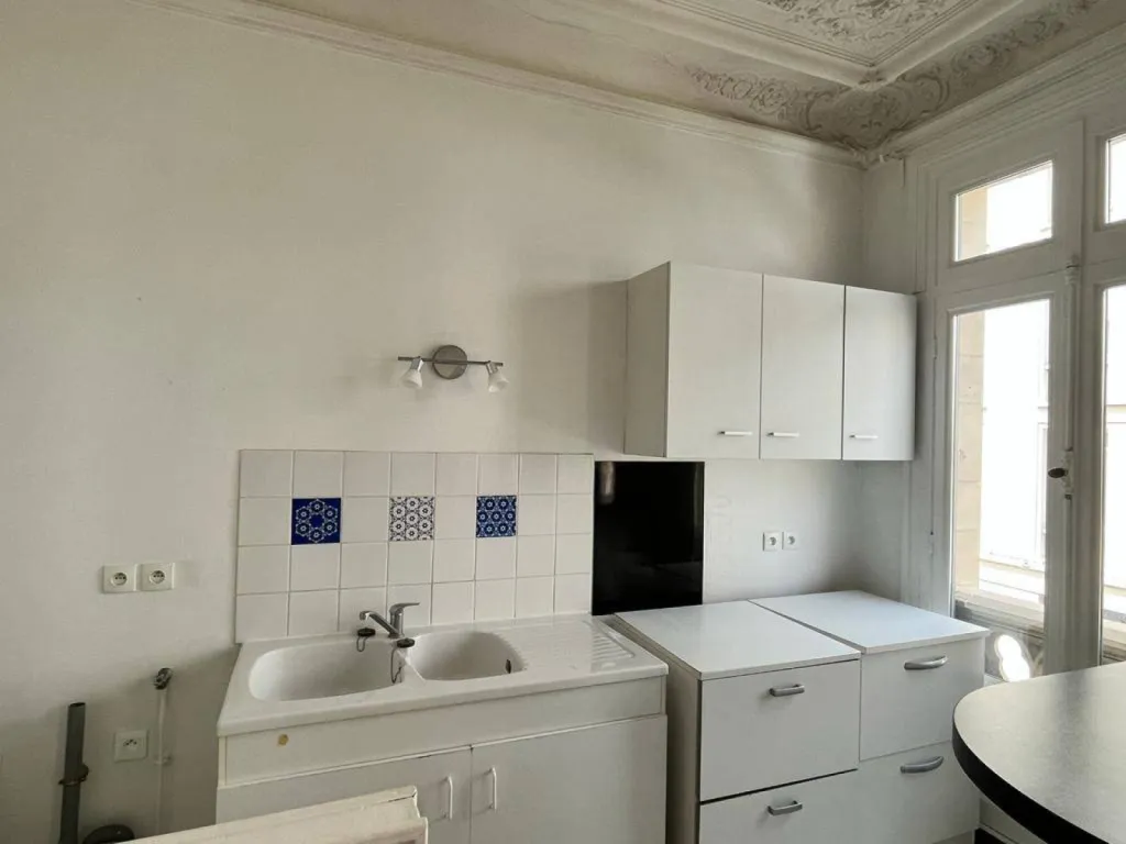 Situé au 42 rue Bouvreuil à Rouen